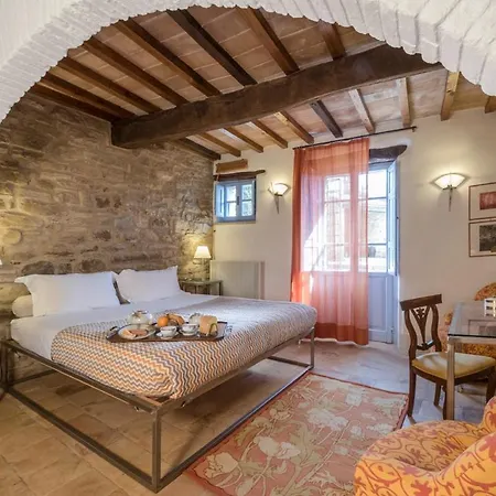 Sleeps 12 With Pool And Air Con