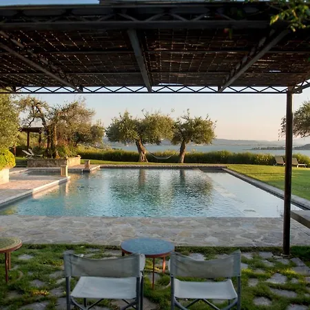 Sleeps 12 With Pool And Air Con *