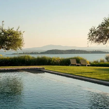 Вилла Sleeps 12 With Pool And Air Con *