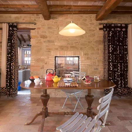 Вилла Sleeps 12 With Pool And Air Con