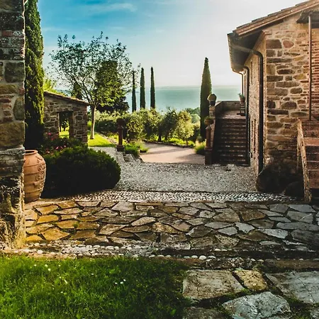 Villa Sleeps 12 With Pool&air Con